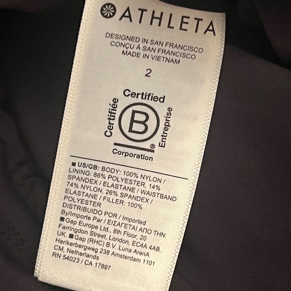 Athleta Apres Ski Shorts Quilted Nylon Ski Hiking Shorts Zip Pockets Black Sz 2 - Picture 7 of 8
